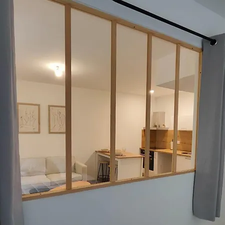 Renovated 2 Bedroom Halles De Appartement Béziers
