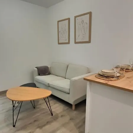 Renovated 2 Bedroom Halles De Beziers