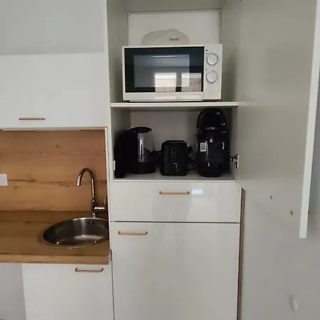 Renovated 2 Bedroom Halles De Apartment Beziers