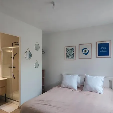Renovated 2 Bedroom Halles De Apartment Beziers